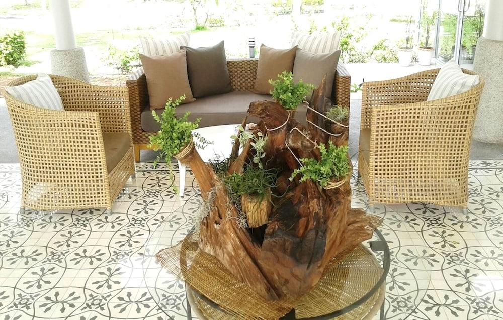 Nishaville Resort 班武里府 外观 照片
